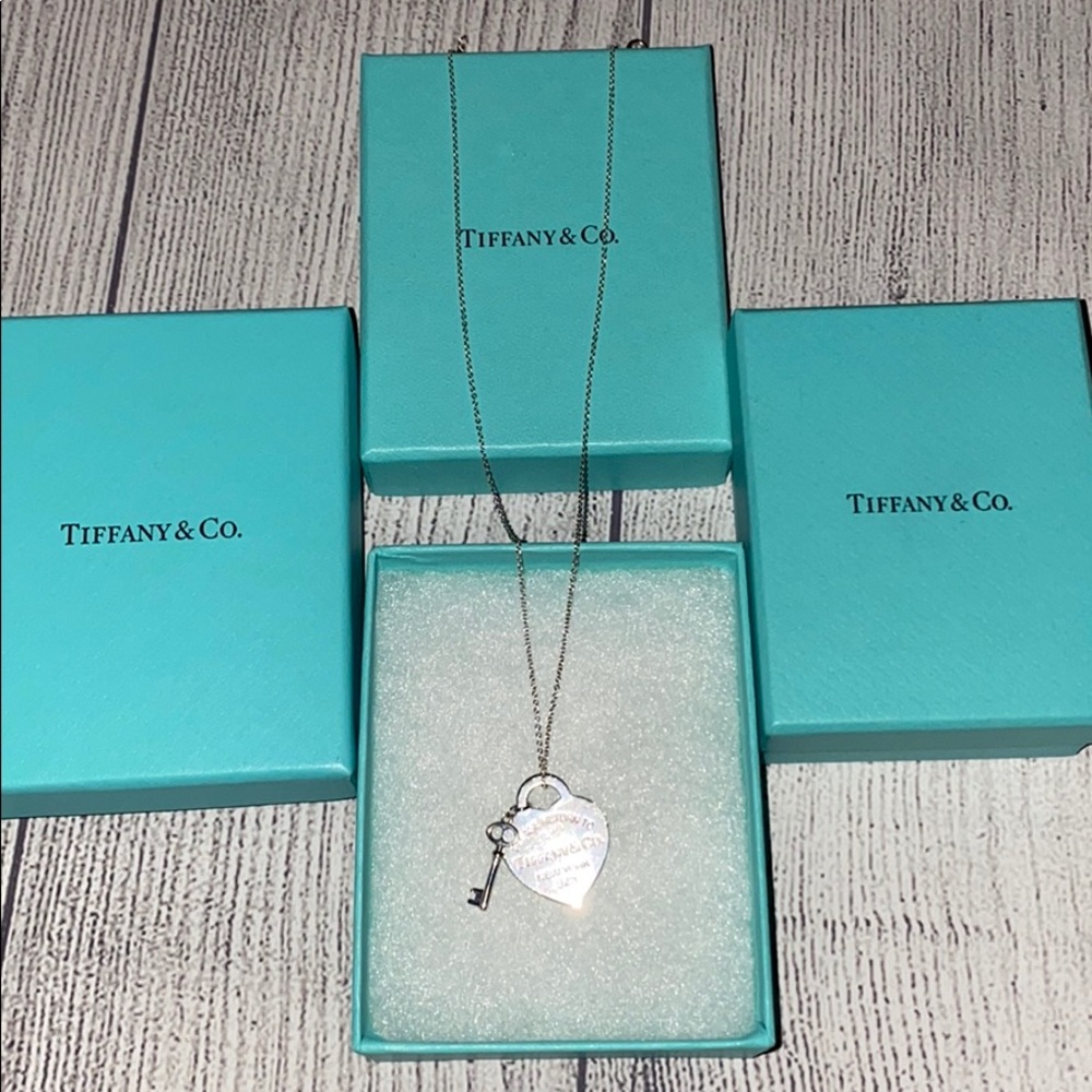 Tiffany heart & key pendant medium 18in necklace.